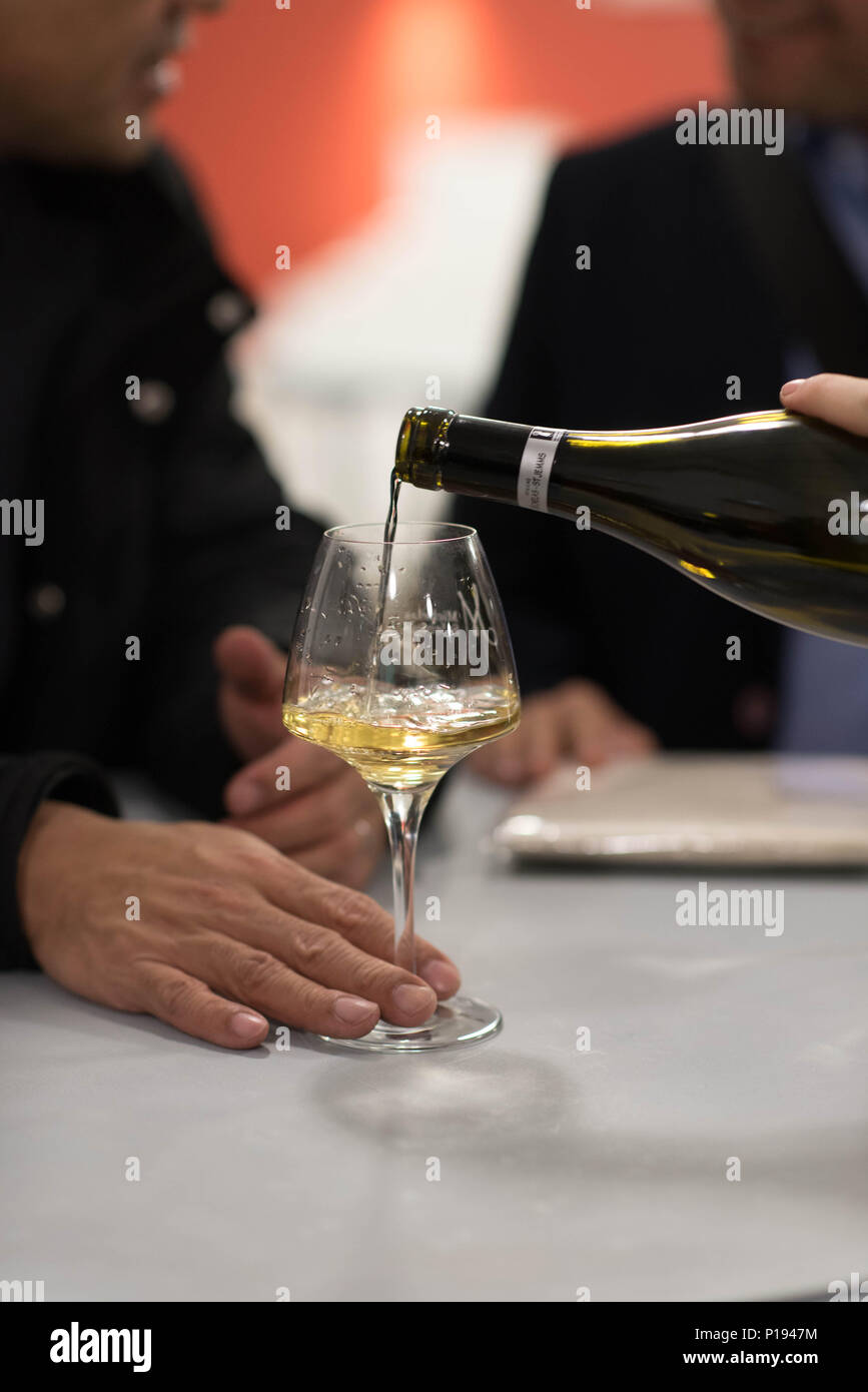 Bianco degustazione vino Foto Stock