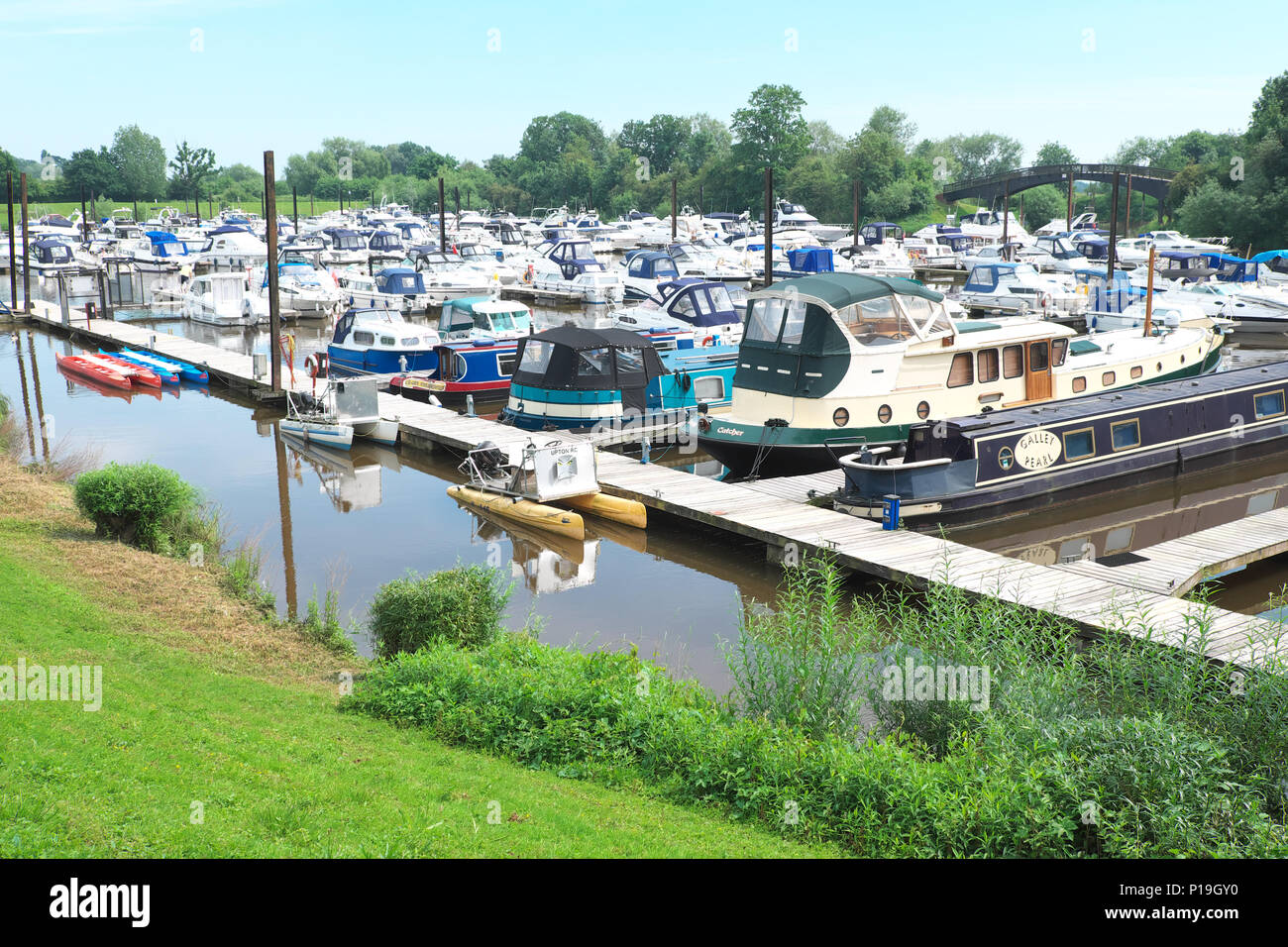 Upton on Severn WORCESTERSHIRE REGNO UNITO la barca marina accanto al fiume Severn Foto Stock