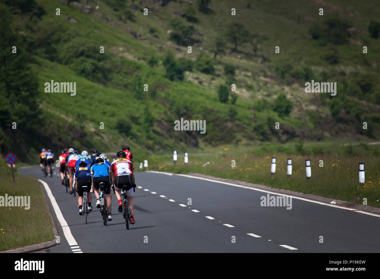 Dragon Ride L'etape Galles International manifestazione ciclistica che copre 100km a 300 km più impegnative in montagna le strade intorno al Parco Nazionale di Brecon Beacons Foto Stock