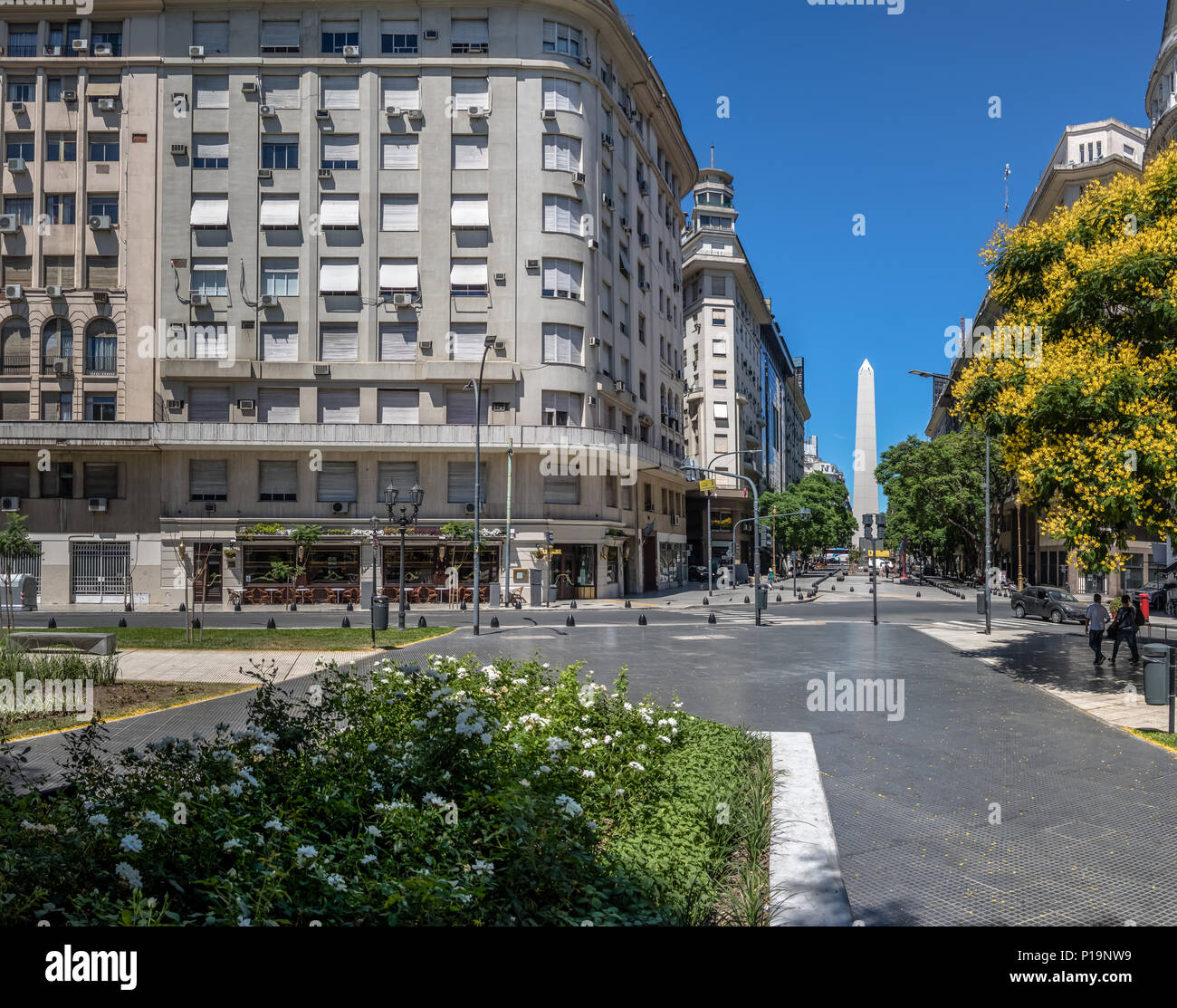 Obelisco e Lavalle Square nel centro cittadino di Buenos Aires - Buenos Aires, Argentina Foto Stock