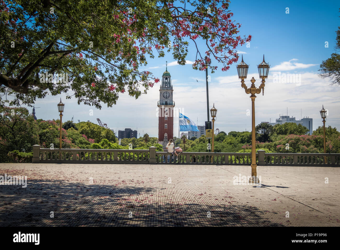 Piazza San Martin (Plaza San Martin) e torre monumentale (torre monumentale) a Retiro regione - Buenos Aires, Argentina Foto Stock