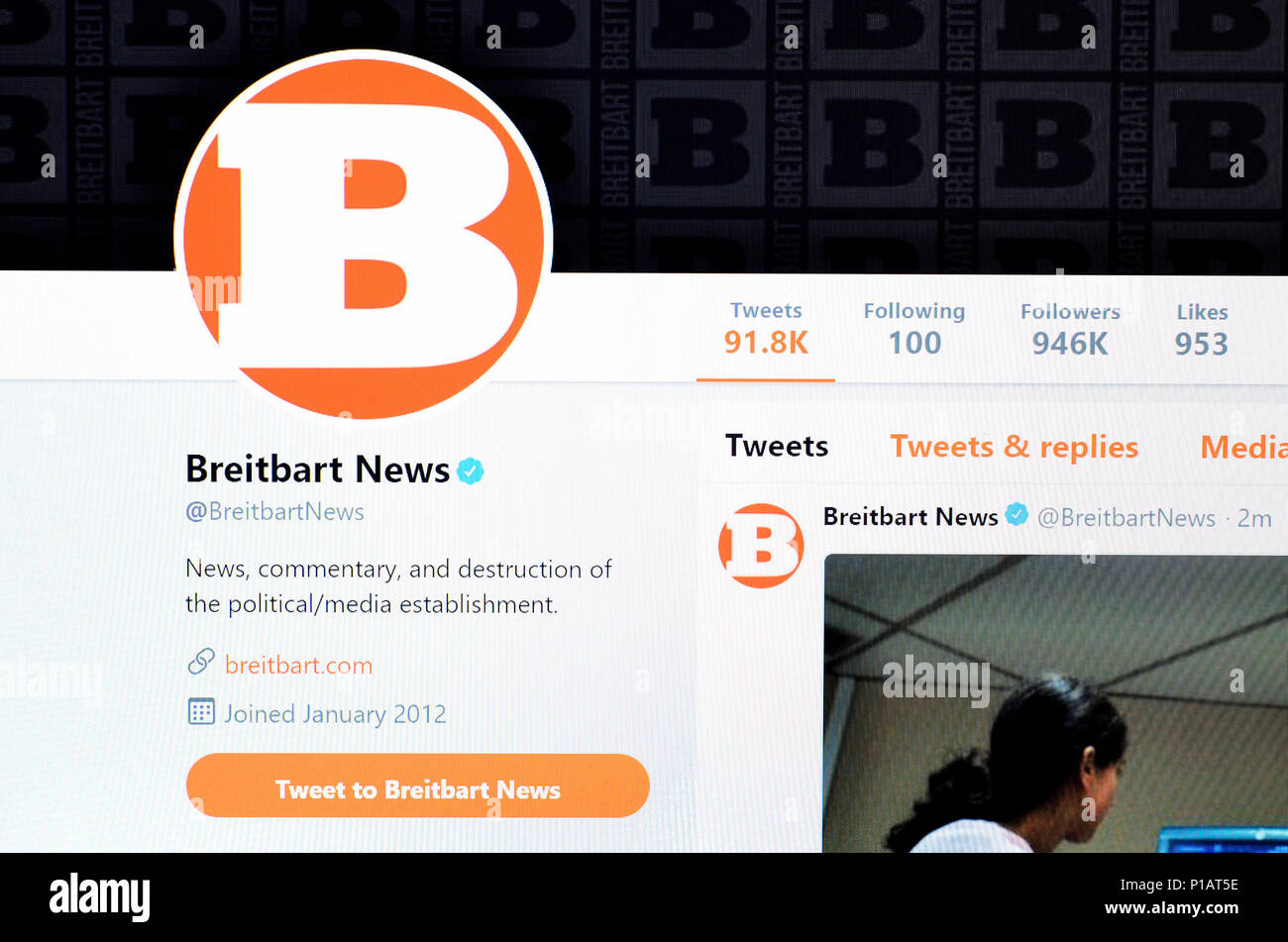 Breitbart News account Twitter home page (giugno 2018) Foto Stock