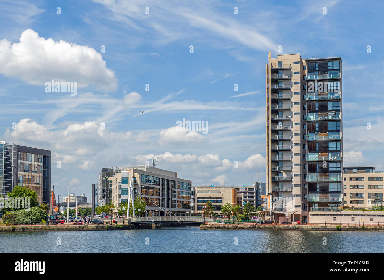 Uffici e appartamenti a Cardiff Bay Foto Stock