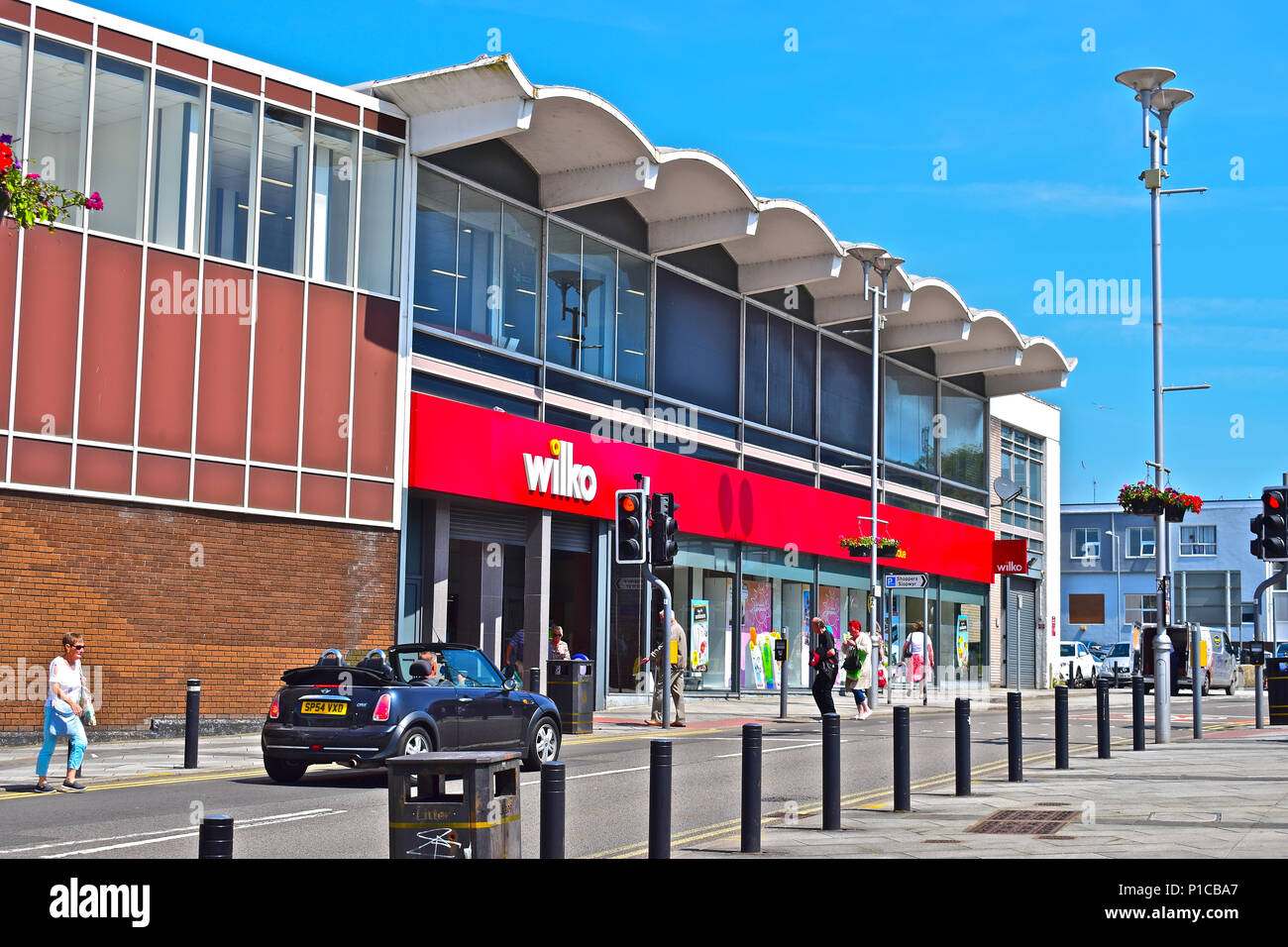Il Wilko store nel centro della cittadina di Bridgend, nel Galles del Sud. Foto Stock