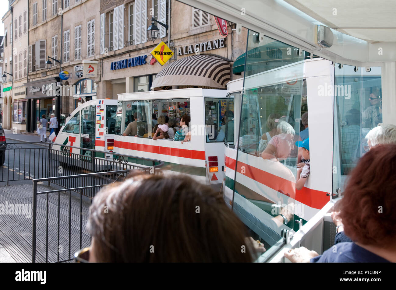 Sito turistico vedendo il treno Beaune Borgogna Francia Foto Stock