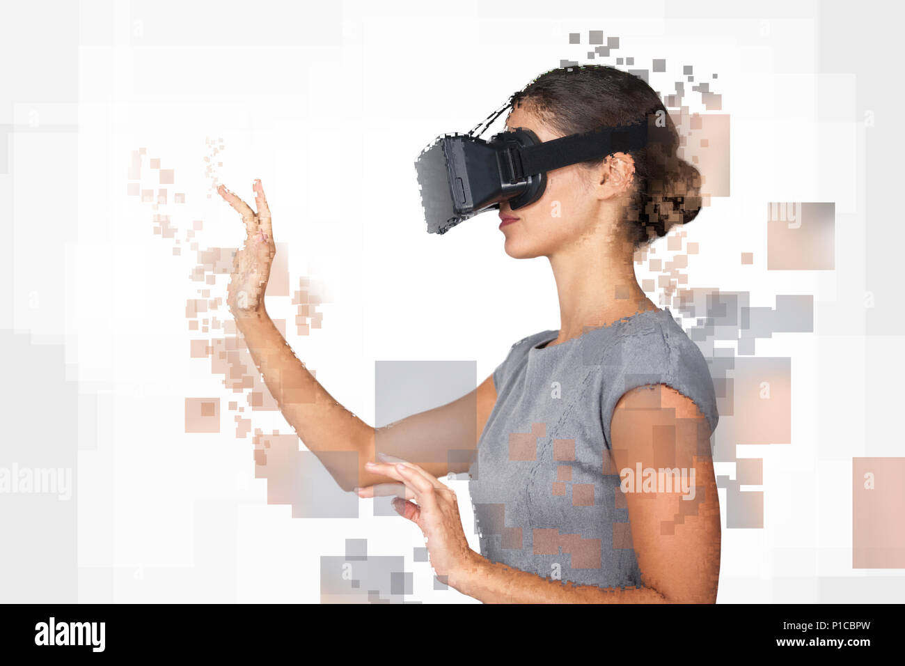 Il compositing digitale di una donna toccando schermo Foto Stock