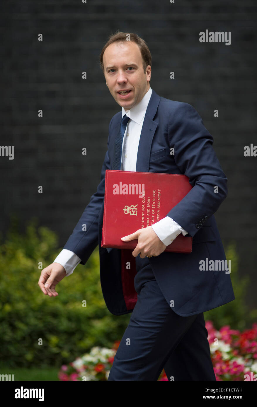 A Downing Street, Londra, Regno Unito. Il 12 giugno 2018. Matt Hancock, Segretario di Stato per la cultura dei mezzi di comunicazione e dello Sport a Downing Street per settimanale riunione del gabinetto. Credito: Malcolm Park/Alamy Live News. Foto Stock