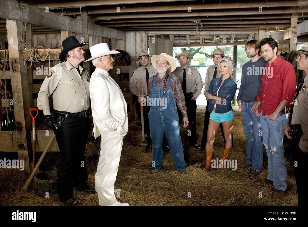 Pellicola originale titolo: i duchi di Hazzard. Titolo italiano: i duchi di Hazzard. Regista: JAY CHANDRASEKHAR. Anno: 2005. Stelle: Jessica Simpson; Burt Reynolds; Johnny Knoxville; Willie Nelson; il Seann William Scott. Credito: WARNER BROS. / EMERSON, SAM / Album Foto Stock