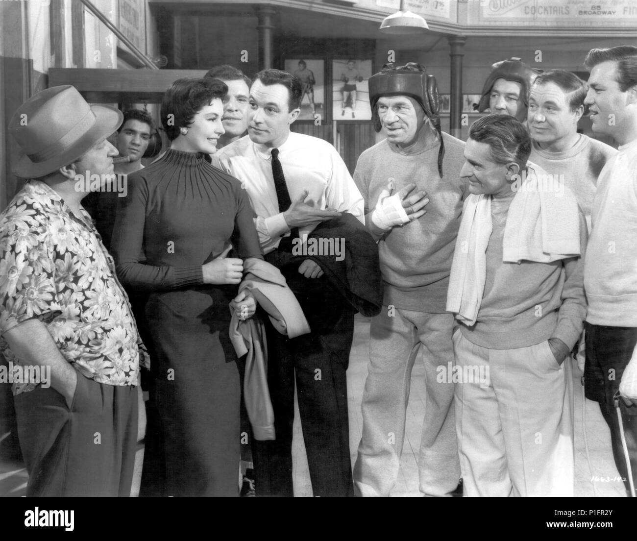 Pellicola originale titolo: è sempre bel tempo. Titolo italiano: è sempre bel tempo. Regista: Gene Kelly. Anno: 1955. Stelle: Gene Kelly; DOLORES grigio. Credito: M.G.M / Album Foto Stock