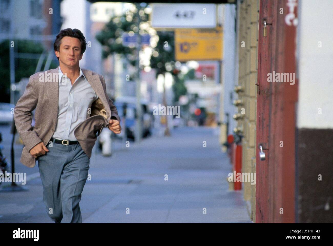 Pellicola originale titolo: l'assassinio di Richard Nixon. Titolo inglese: l'assassinio di Richard Nixon. Regista: NIELS MUELLER. Anno: 2004. Stelle: SEAN PENN. Credito: THINKFILMS / BRAY, Phil / Album Foto Stock