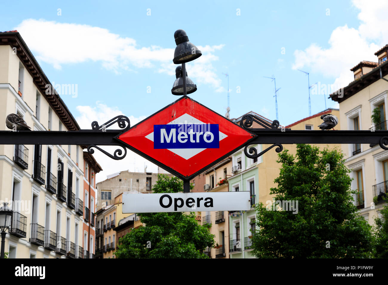 Opera della fermata della metropolitana, Teatro Real, Madrid, Spagna. Maggio 2018 Foto Stock