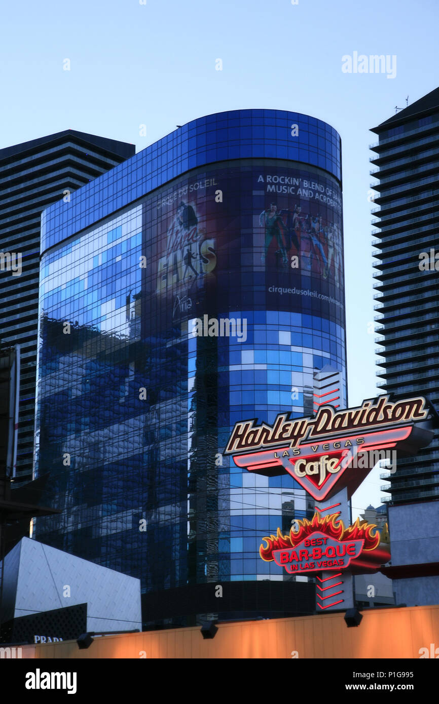 LAS VEGAS, USA - 04 settembre: Harley Davidson Cafe nella striscia su Settembre 04, 2012 a Las Vegas, Stati Uniti. In facciata vi è un 7.1:1 replica in scala S Foto Stock