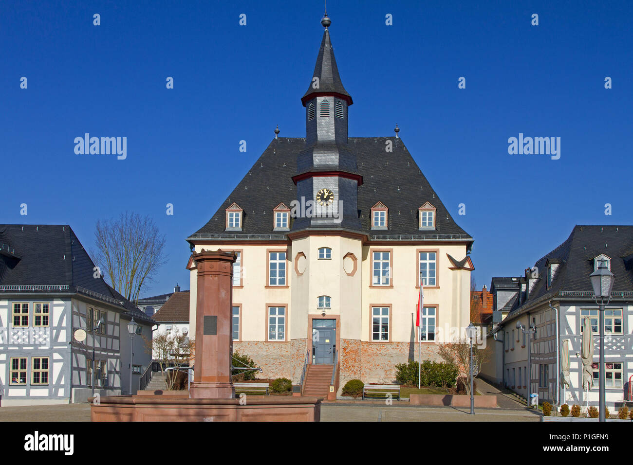 Repubblica federale di Germania, Hesse, Huguenot chiesa, Usingen, Market Place, Bundesrepublik Deutschland, Assia, Hugenottenkirche, Marktplatz Foto Stock