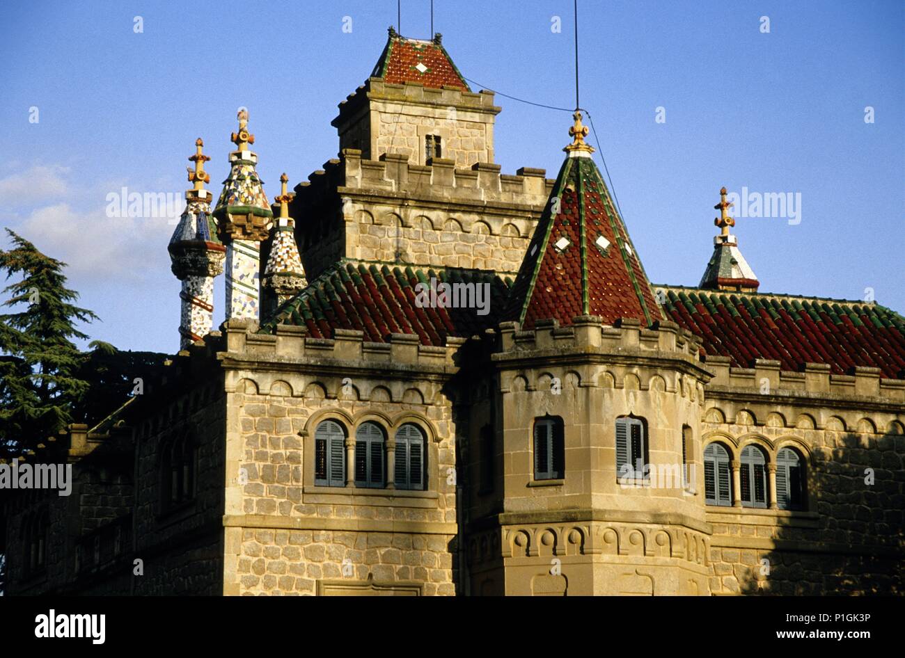 'Cal' Bassacs; torre modernista de antigua colonia textil. Foto Stock