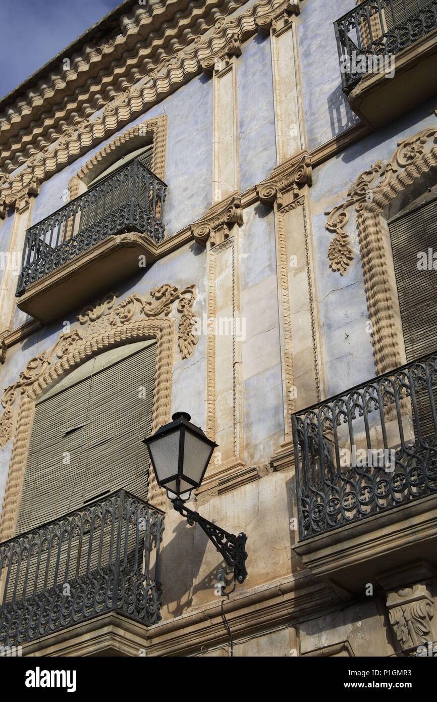 Spagna - El Altiplano (distretto) - Murcia. Jumilla; calle Cánovas; arquitectura modernista. Foto Stock