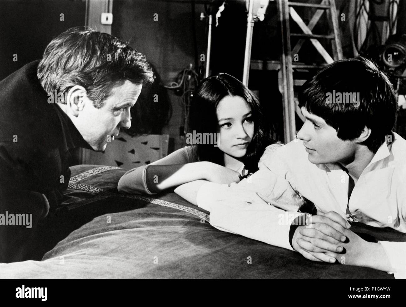 Pellicola originale titolo: Romeo e Giulietta. Titolo inglese: Romeo e Giulietta. Regista: FRANCO ZEFFIRELLI. Anno: 1968. Stelle: FRANCO ZEFFIRELLI; OLIVIA HUSSEY; LEONARD WHITING. Credito: Paramount Pictures / Album Foto Stock