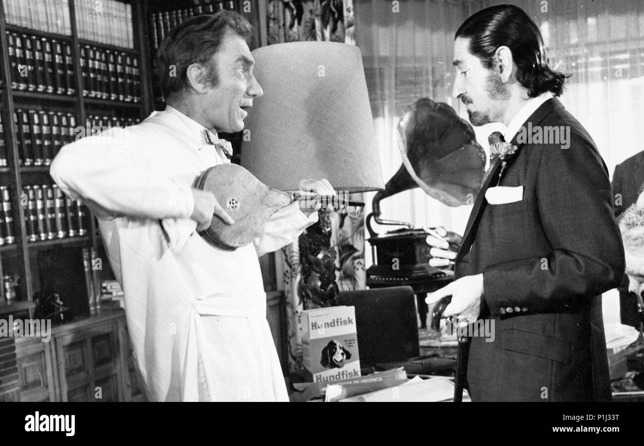 Pellicola originale titolo: ONU ADULTERIO decente. Titolo inglese: ONU ADULTERIO decente. Regista: RAFAEL GIL. Anno: 1969. Stelle: JAIME DE MORA Y ARAGON; FERNANDO FERNAN GOMEZ. Credito: CORAL P.C. / Album Foto Stock