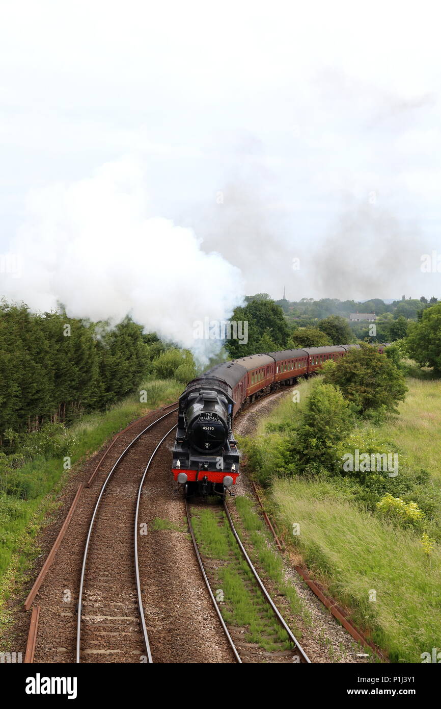 Fellsman treno a vapore travailing la curva Farington Lasciare Preston sulla sua strada verso il Settle Carlisle route. Foto Stock