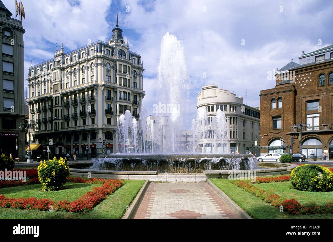 Spagna - Castiglia e Leon - LEON. Casa de Botines (; modernista Antoni Gaudí). Foto Stock