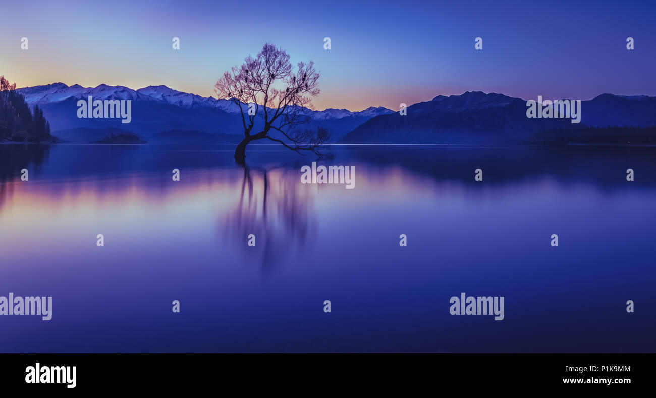 Tramonto sul lago Wanaka, Isola del Sud, Nuova Zelanda Foto Stock