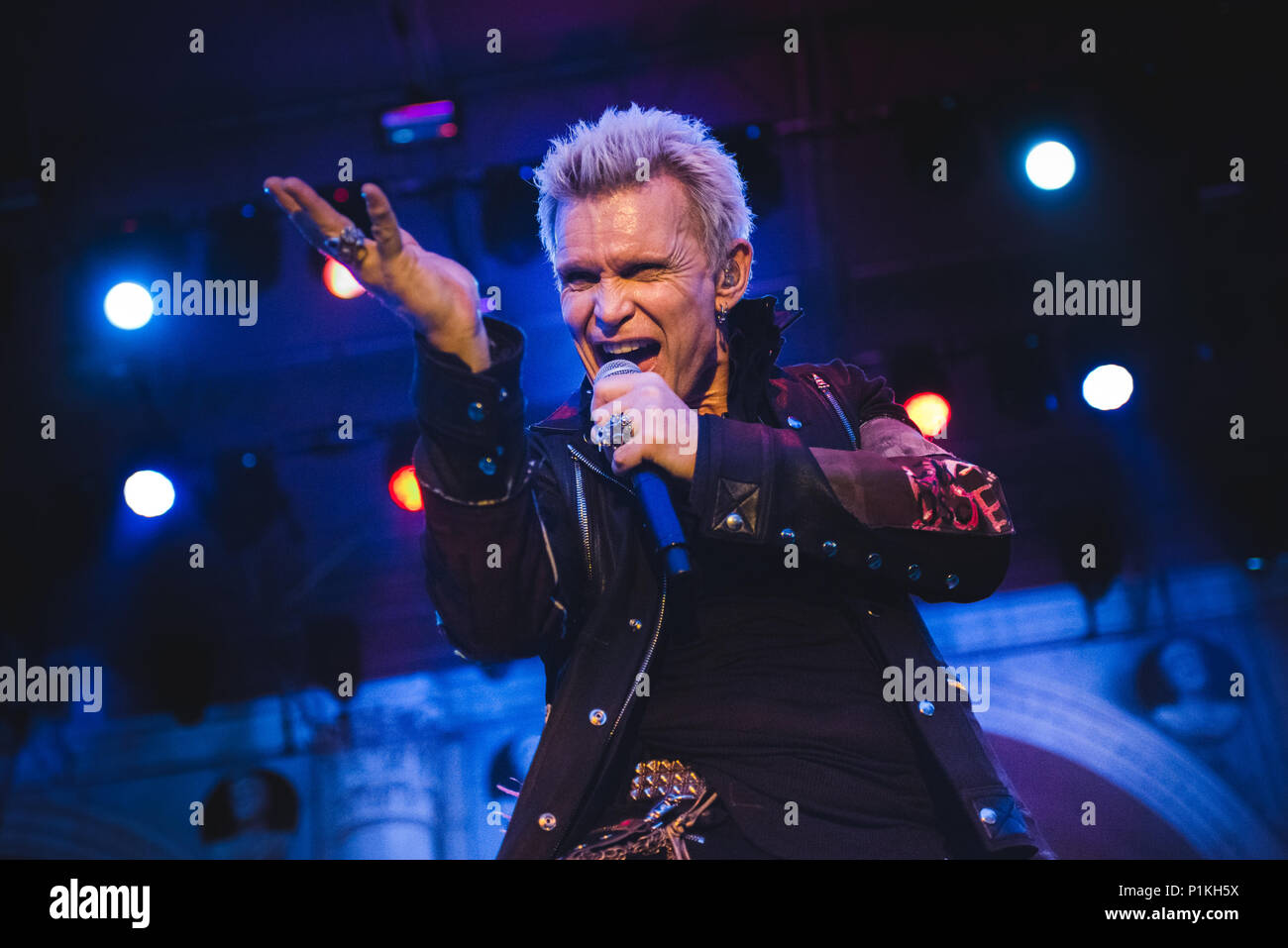 L'Italia, 2015 Luglio 11th: il bilanciere inglese Billy Idol esecuzione dal vivo sul palco di Brescia per il suo tour estivo 2015 Foto: Alessandro Bosio/Alamy Foto Stock