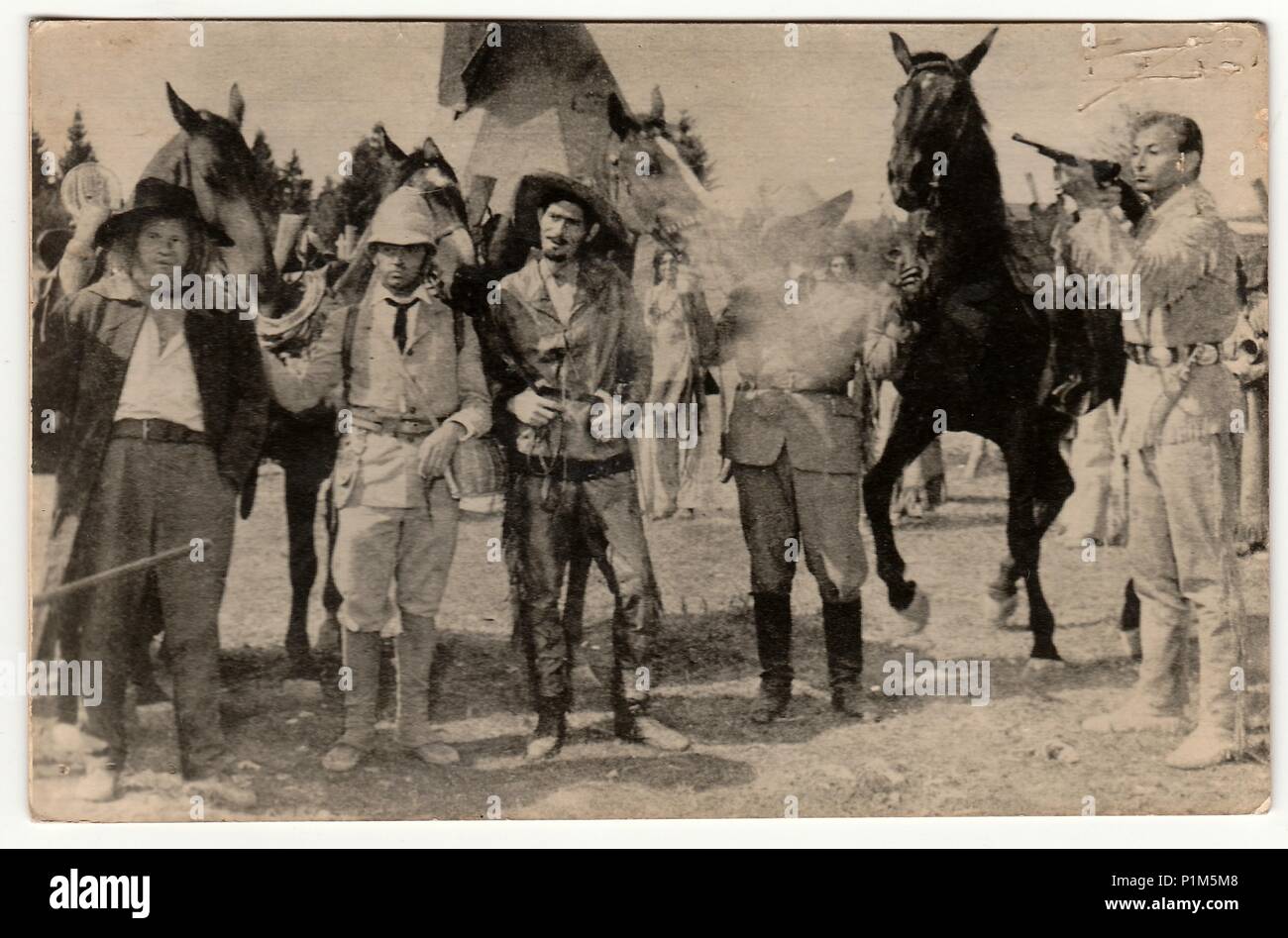 La Repubblica cecoslovacca - circa sessanta: Vintage foto mostra la scena da film Vinnetou. Foto Stock