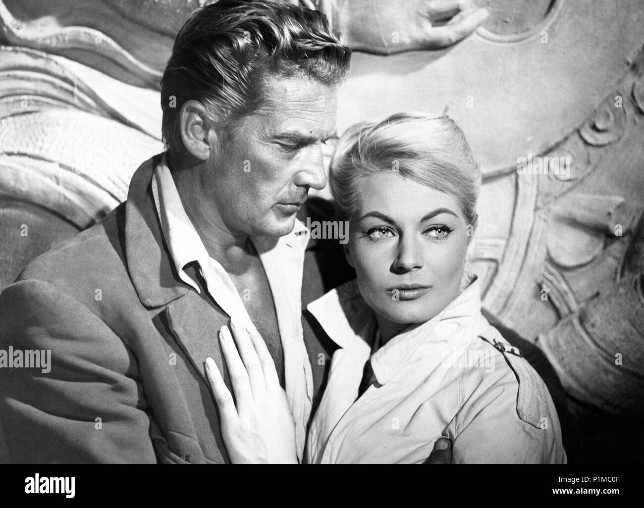 Pellicola originale titolo: APOCALISSE SUL FIUME GIALLO. Titolo inglese: diga sul fiume giallo, i. Regista: RENZO MERUSI. Anno: 1960. Stelle: Anita Ekberg; GEORGES MARCHAL. Credito: grandi film / Album Foto Stock