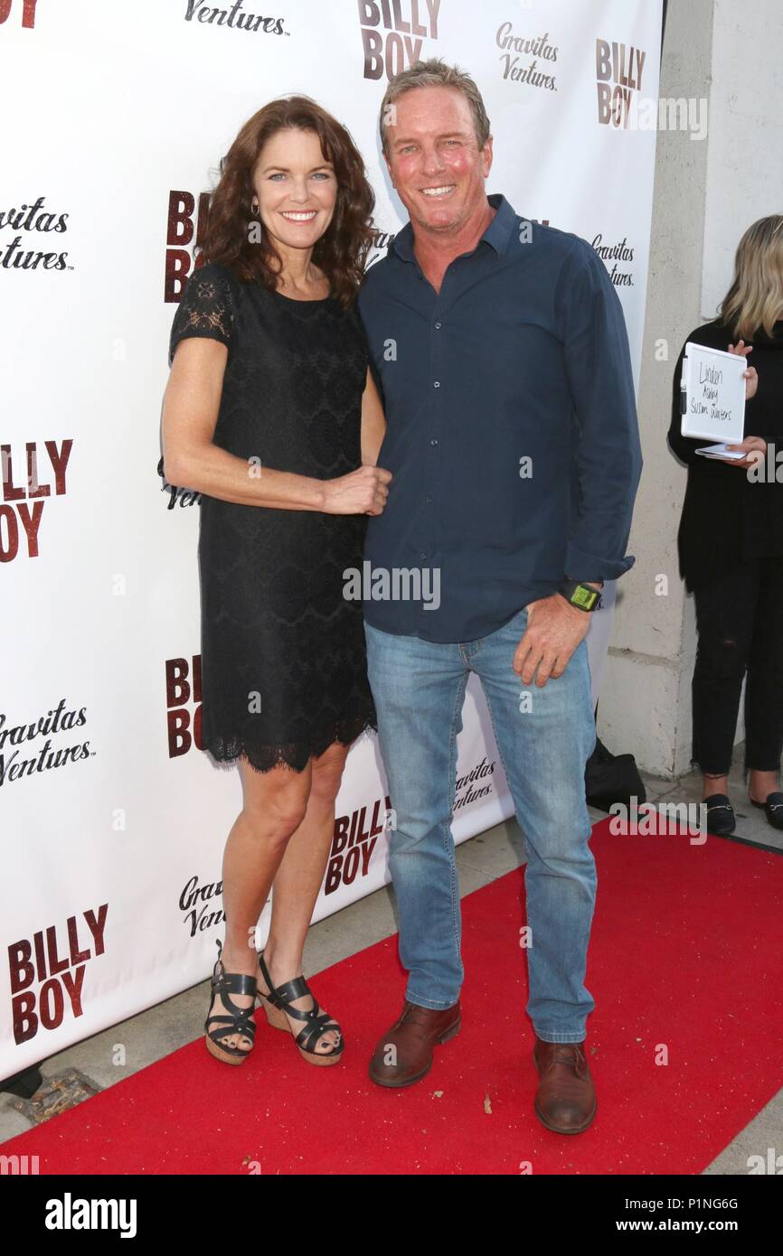 Los Angeles, CA, Stati Uniti d'America. 12 Giugno, 2018. Susan Walters, Linden Ashby presso gli arrivi per BILLY BOY Premiere, Laemmle Music Hall di Los Angeles, CA 12 Giugno 2018. Credito: Priscilla concedere/Everett raccolta/Alamy Live News Foto Stock