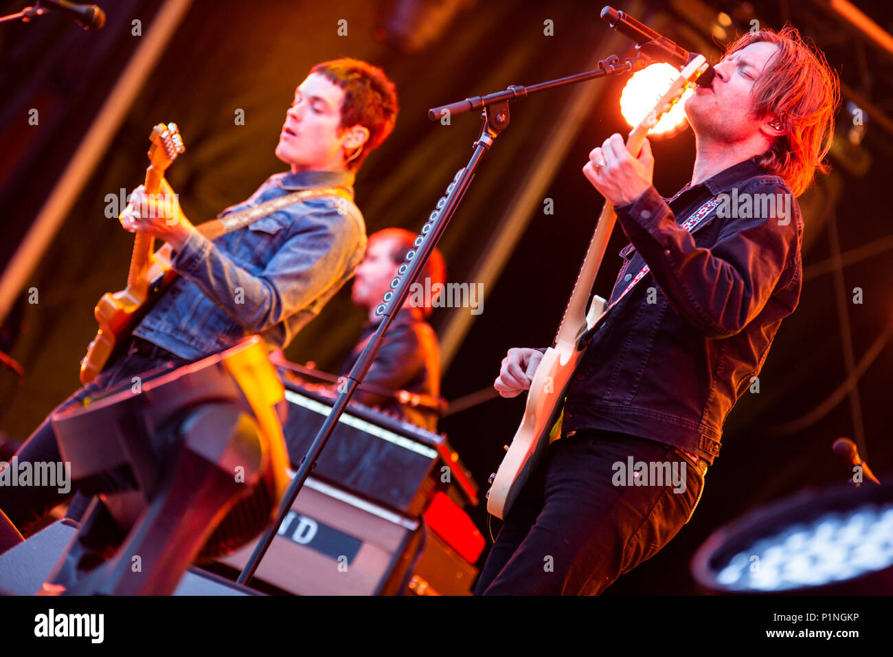 Hannover, Germania. 12 Giugno, 2018. Rock band svedese Mando Diao con il cantante e frontman Björn Dixgård suona presso il palco del festival su d!campus al CEBIT 2018, international computer expo e dell'Europa Festival Business per innovazione e digitalizzazione. Credito: Christian Lademann / Alamy Live News Foto Stock