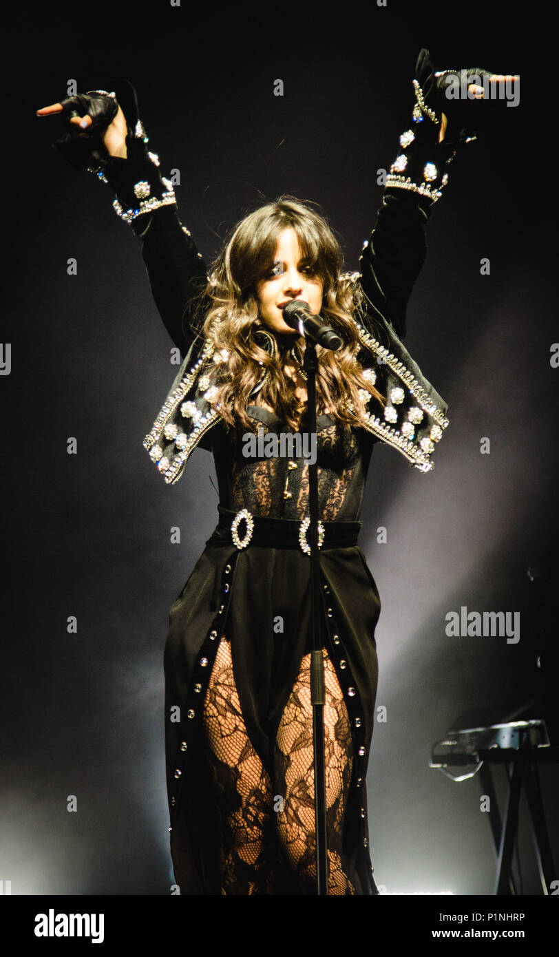 Londra, Regno Unito. Il 12 giugno 2018. Camila Cabello effettuando al 02 Brixton Academy a Londra il 12 giugno 2018 Credit: Tom Rose/Alamy Live News Foto Stock