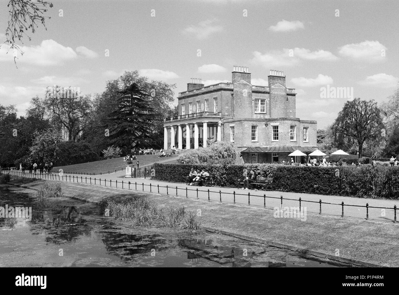 Clissold House, Clissold Park, Stoke Newington, e il nuovo River, London REGNO UNITO Foto Stock