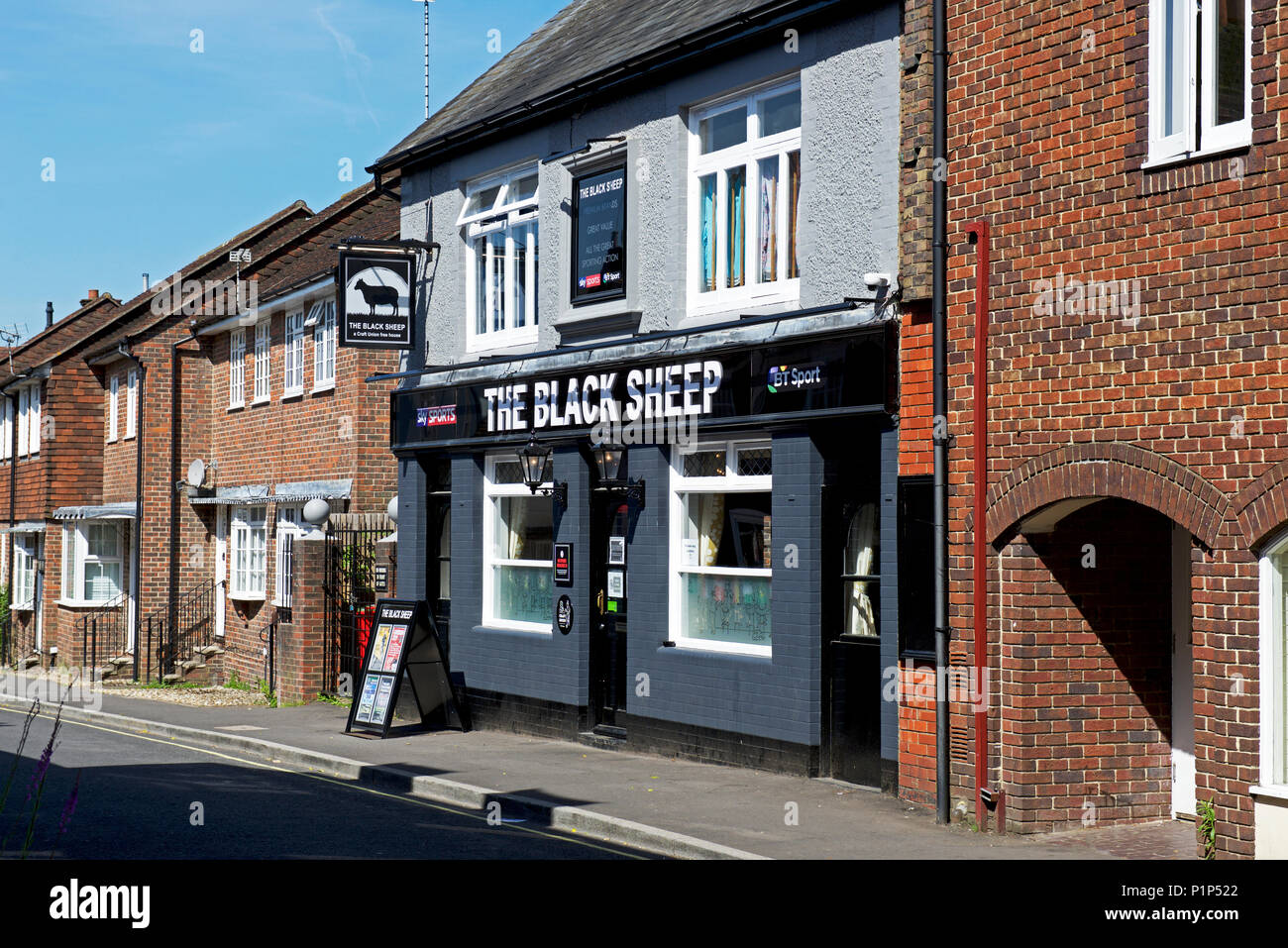 La Pecora Nera pub, Sheep Street, Petersfield, Hampshire, Inghilterra, Regno Unito Foto Stock