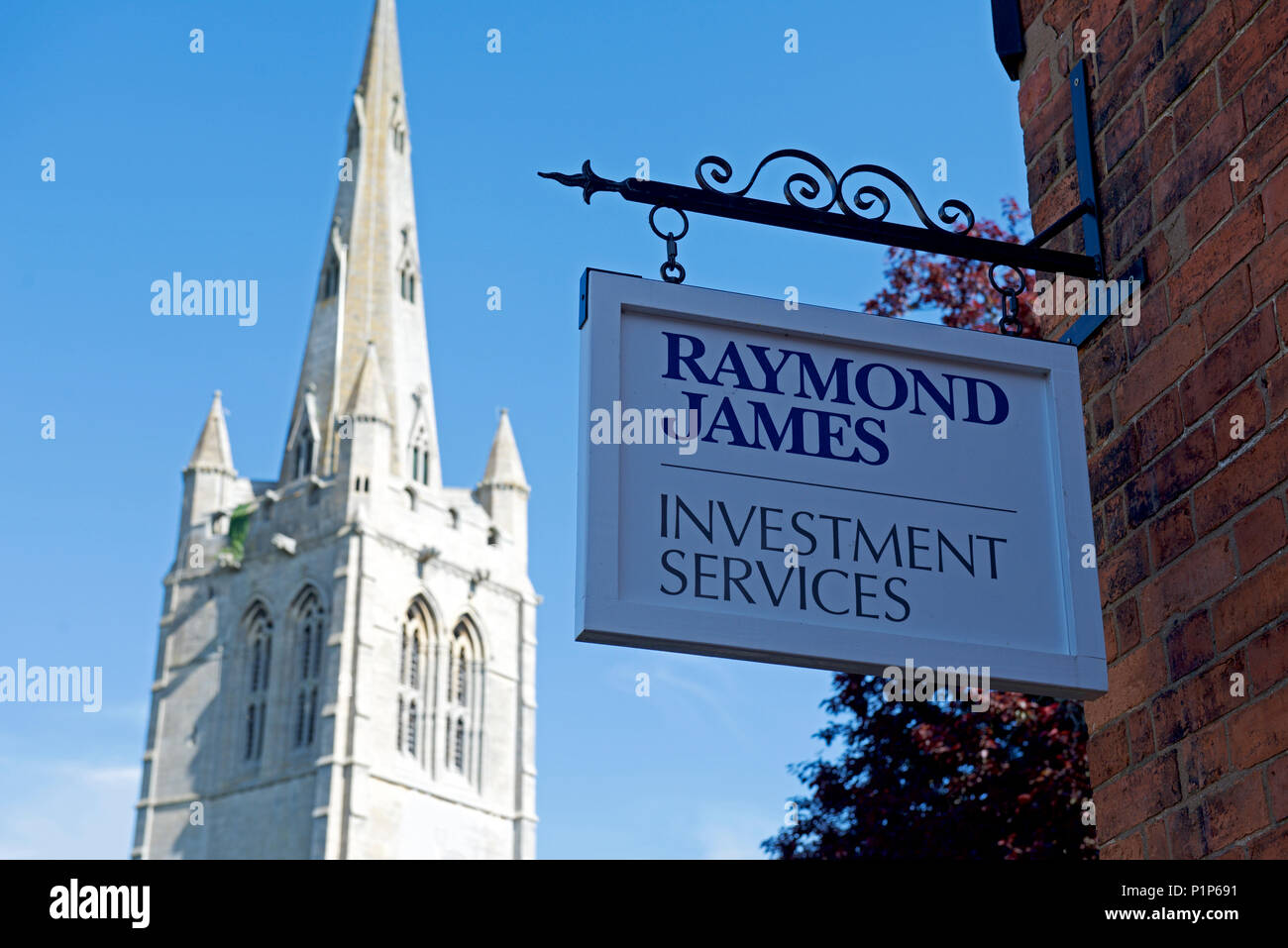 Segno: Raymond James, dei servizi di investimento, Oakham, Rutland, England Regno Unito Foto Stock