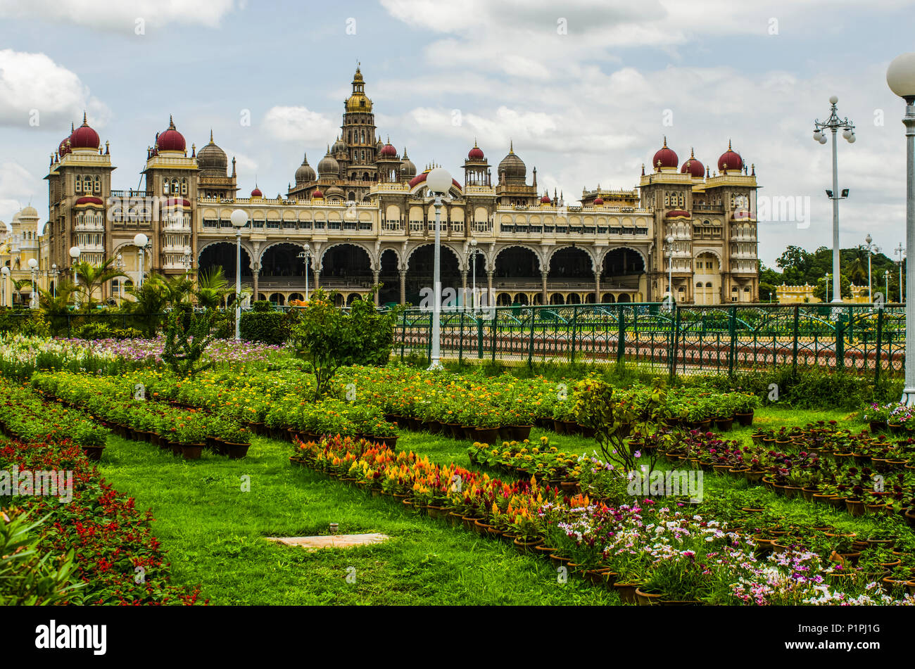 Mysore Palace e Giardini: Mysore, Karnataka, India Foto Stock
