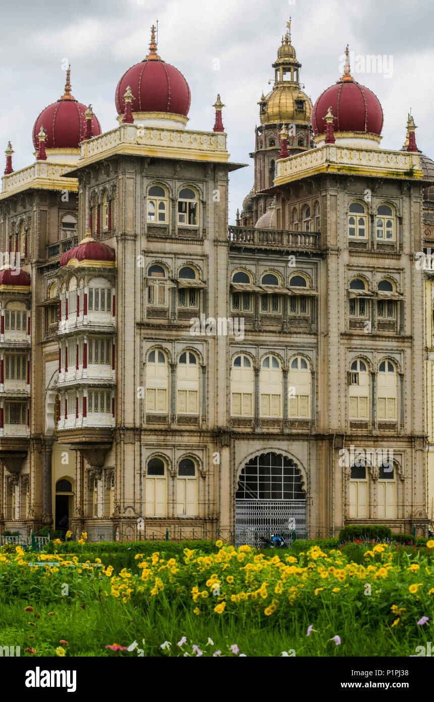 Mysore Palace e Giardini: Mysore, Karnataka, India Foto Stock