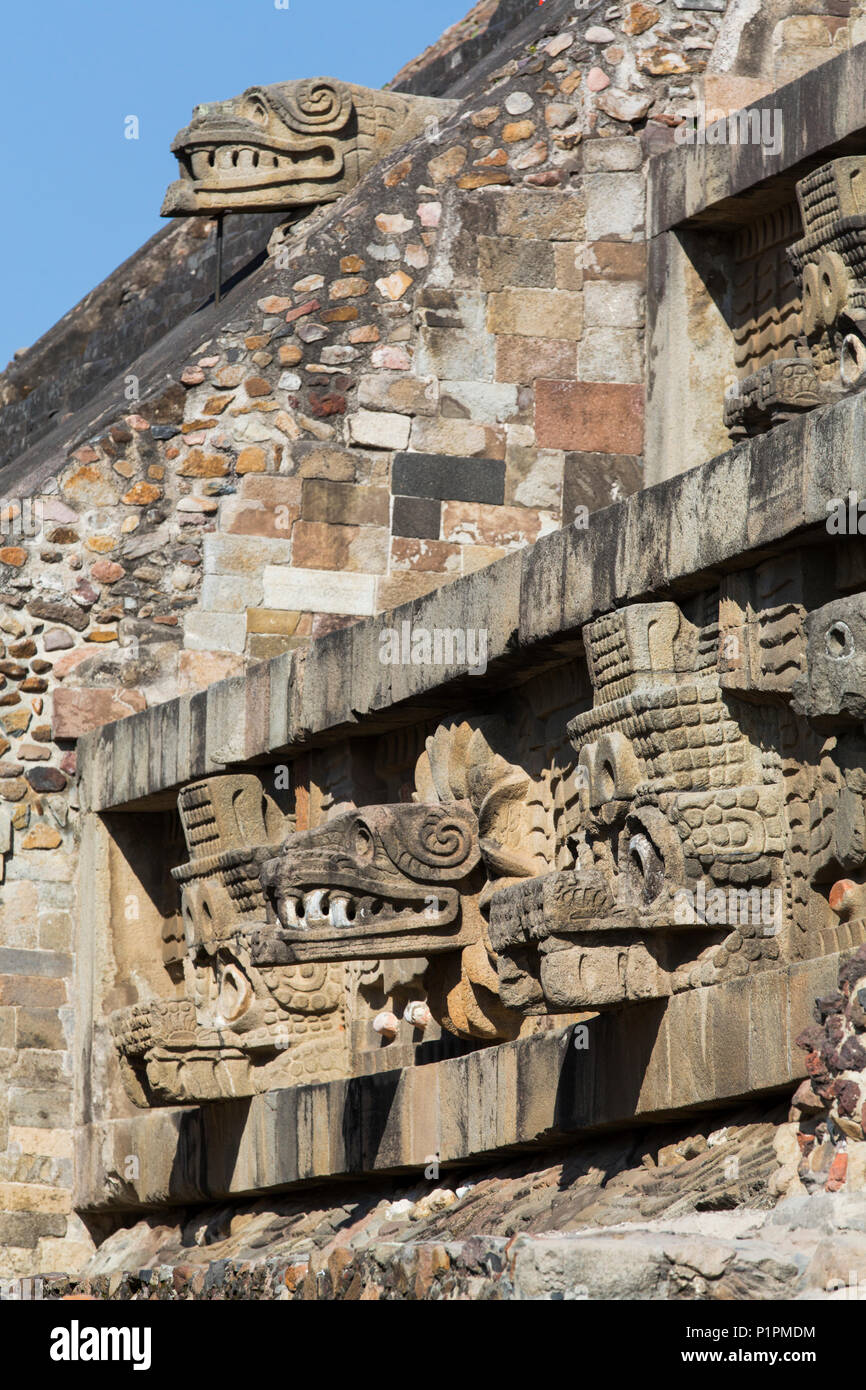 Tempio del Serpente Piumato Quetzacoatl (), Teotihuacan zona archeologica; lo stato del Messico, Messico Foto Stock