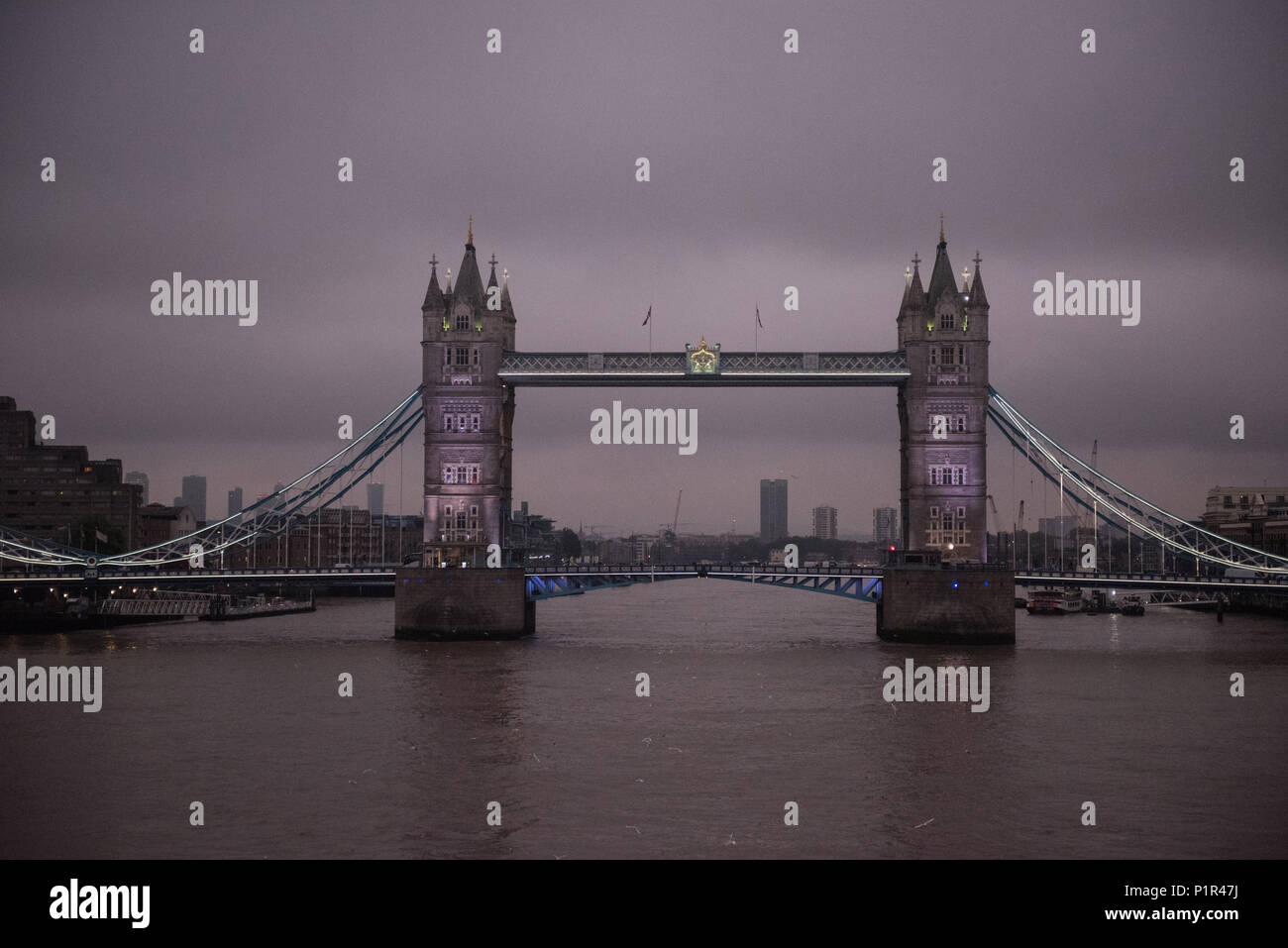 Londra, UK, vista del Tower Bridge di notte Foto Stock