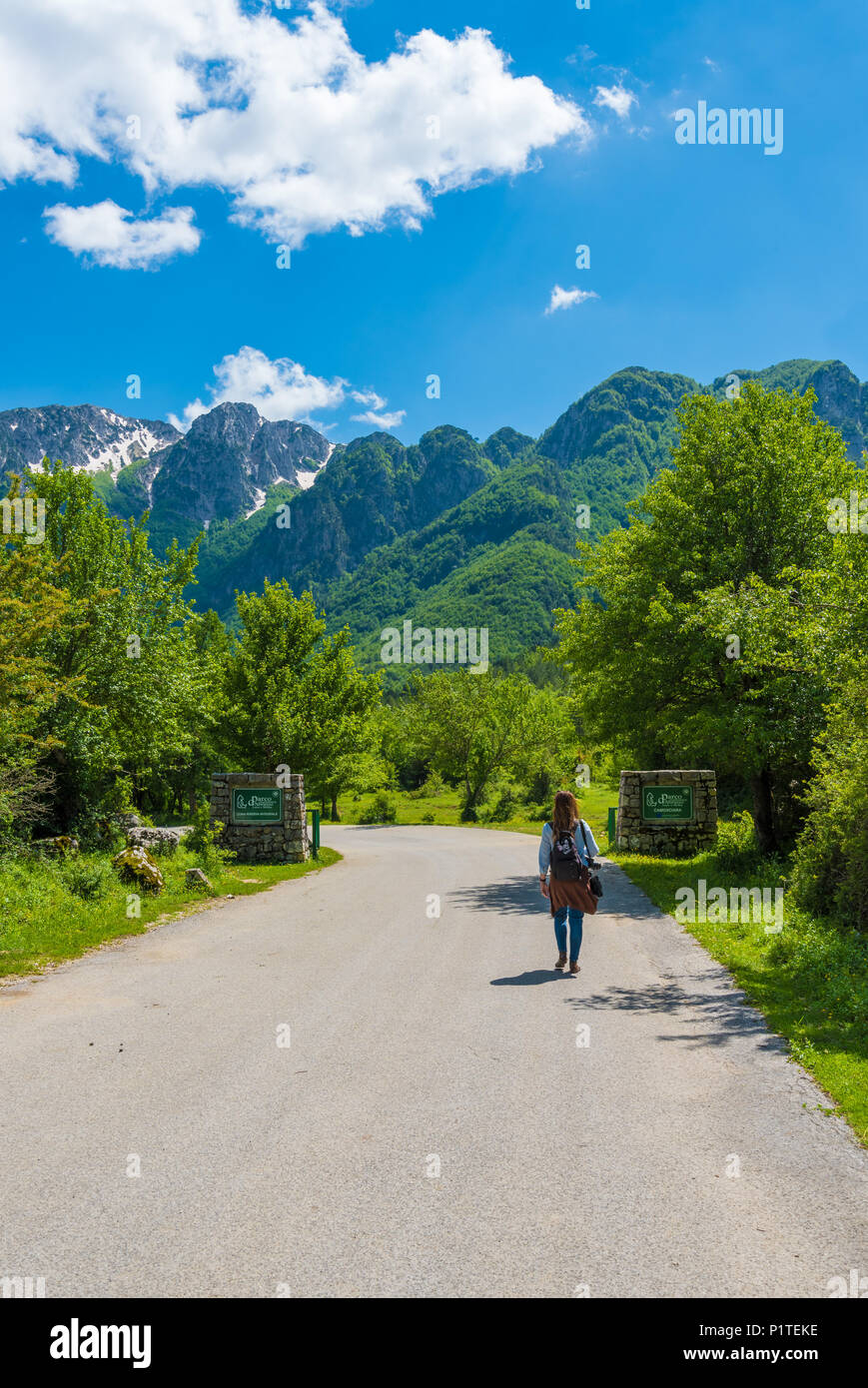 Parco nazionale d'Abruzzo, Lazio e Molise (Italia) - La Primavera in montagna italiana riserva naturale, con paesaggi, animali selvatici e la Camosciara Foto Stock