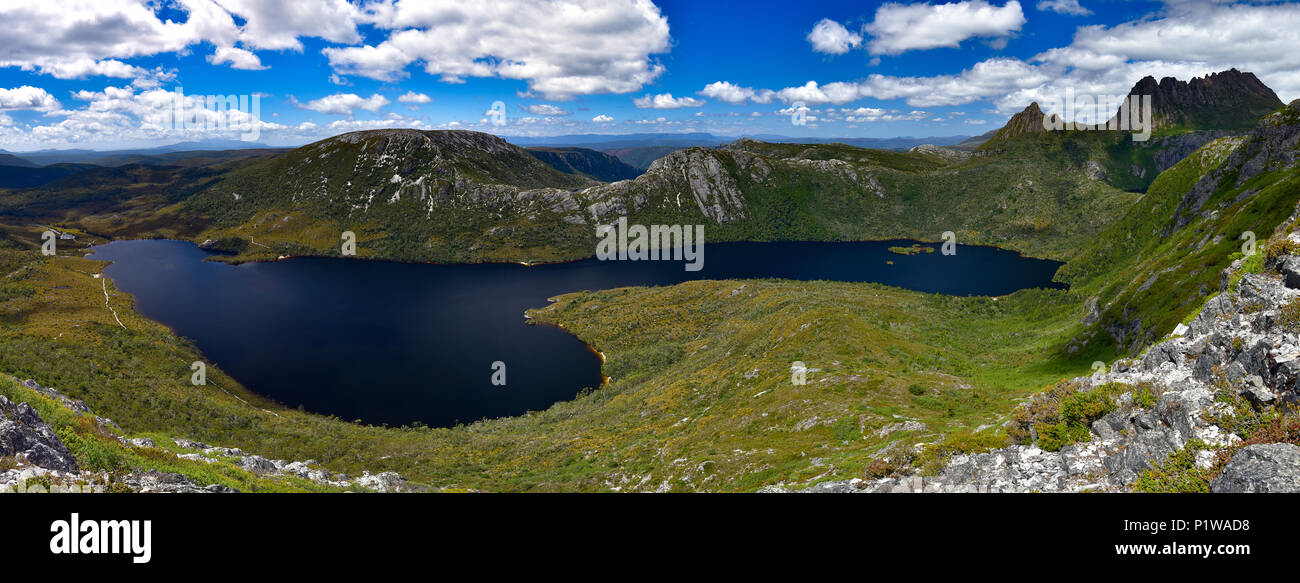 Panorama del Lago di colomba e Cradle Mountain, Tasmania Foto Stock