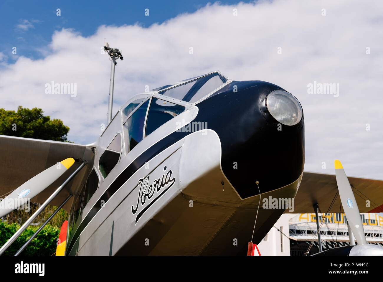 Madrid, Spagna - 3 Giugno 2018: De Havilland DH89 Dragon Rapide dal 1934 aeromobile durante air show della storica collezione aerei a Cuatro Vientos ai Foto Stock