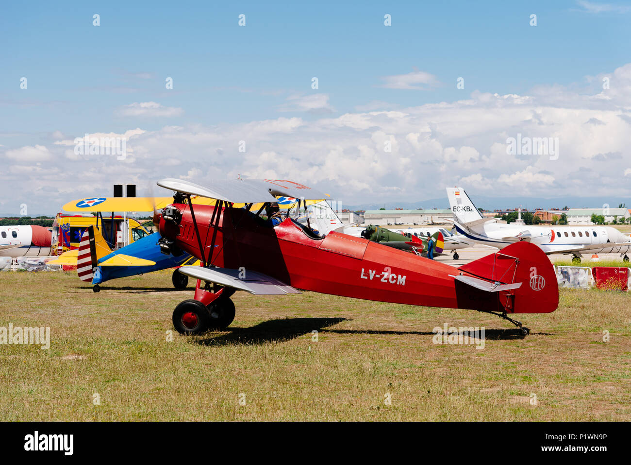 Madrid, Spagna - 3 Giugno 2018: consolidamento di flotta 10 dal 1930 durante air show della storica collezione aerei a Cuatro Vientos airport Foto Stock
