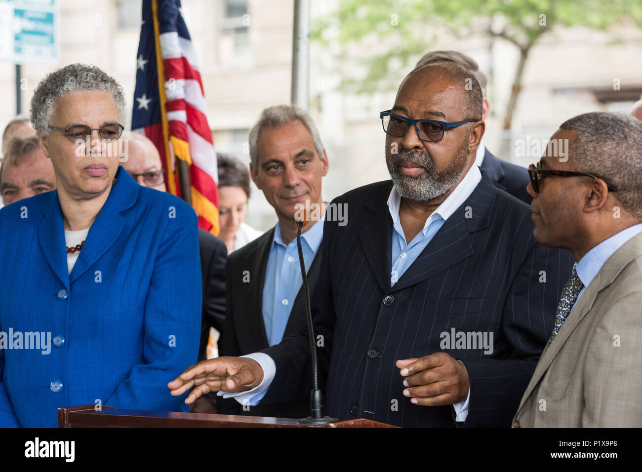 Relatore presso la cerimonia rivoluzionaria per la riqualificazione di Cook County Hospital Foto Stock