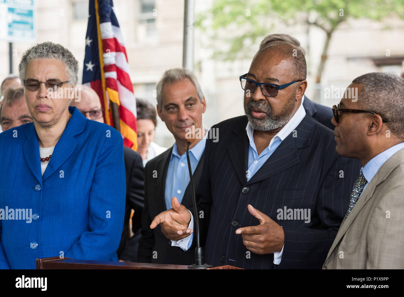 Relatore presso la cerimonia rivoluzionaria per la riqualificazione di Cook County Hospital Foto Stock