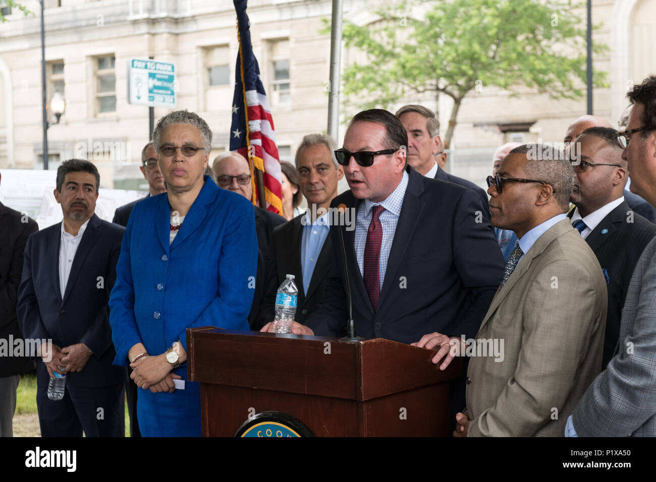 Relatore presso la cerimonia rivoluzionaria per la riqualificazione di Cook County Hospital Foto Stock
