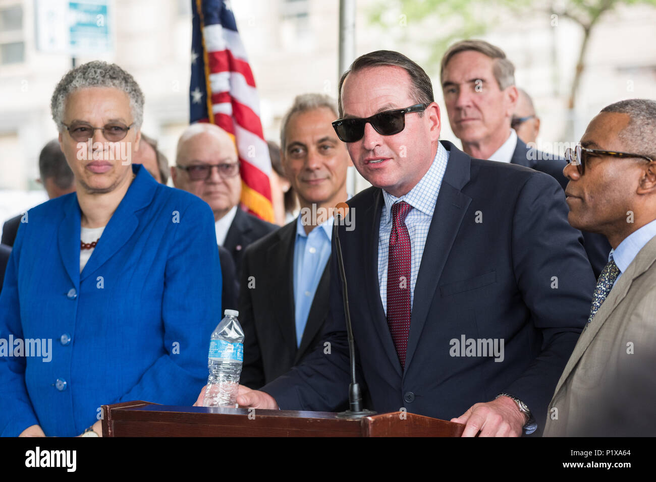 Relatore presso la cerimonia rivoluzionaria per la riqualificazione di Cook County Hospital Foto Stock