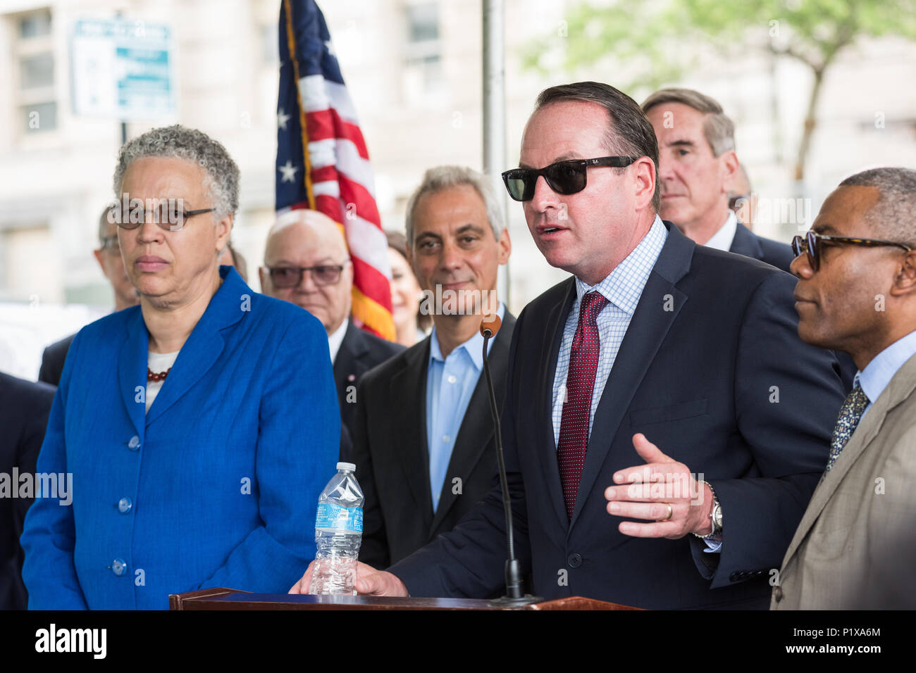 Relatore presso la cerimonia rivoluzionaria per la riqualificazione di Cook County Hospital Foto Stock