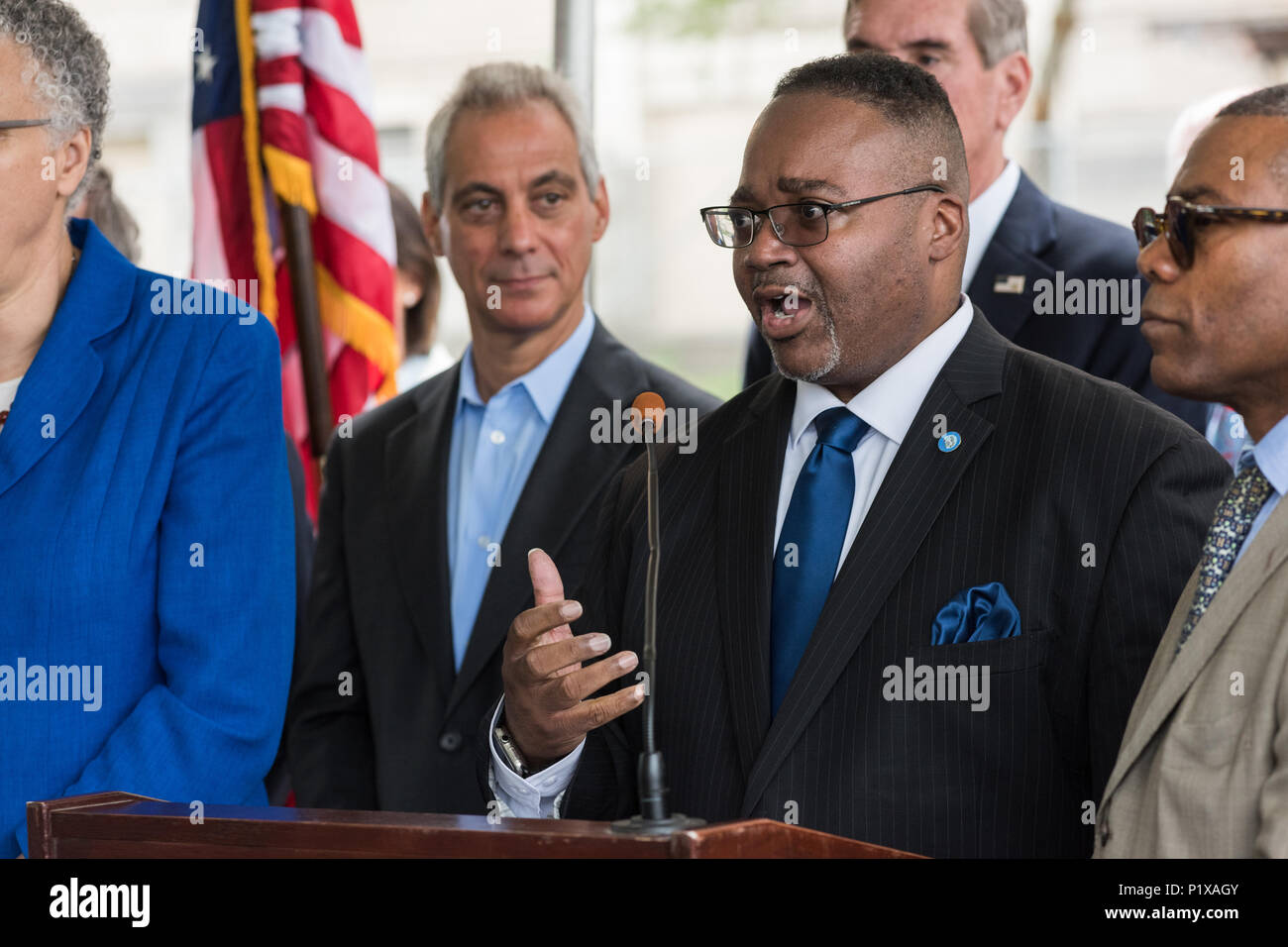 Relatore presso la cerimonia rivoluzionaria per la riqualificazione di Cook County Hospital Foto Stock