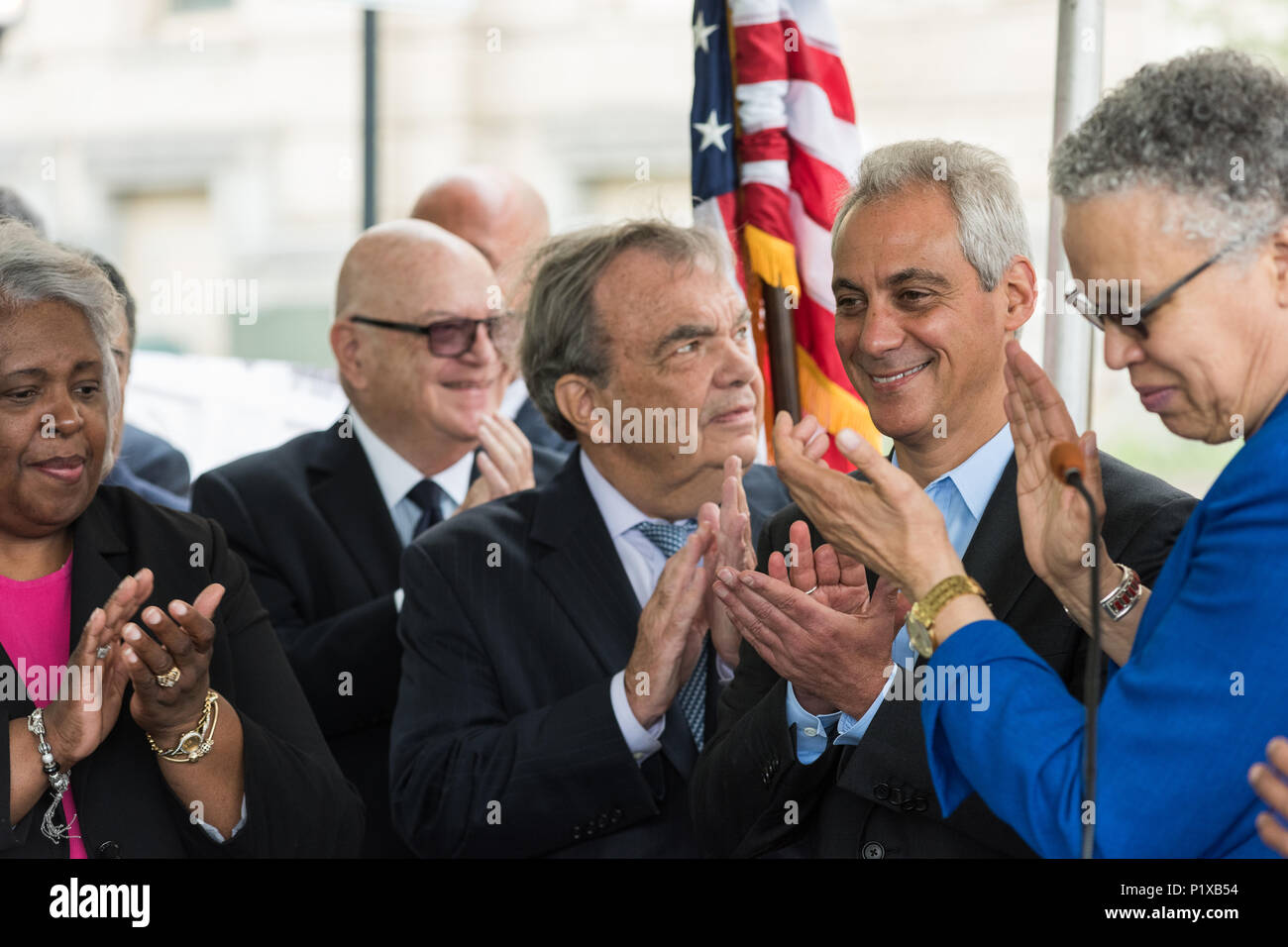 Gli oratori della cerimonia rivoluzionaria per la riqualificazione di Cook County Hospital Foto Stock