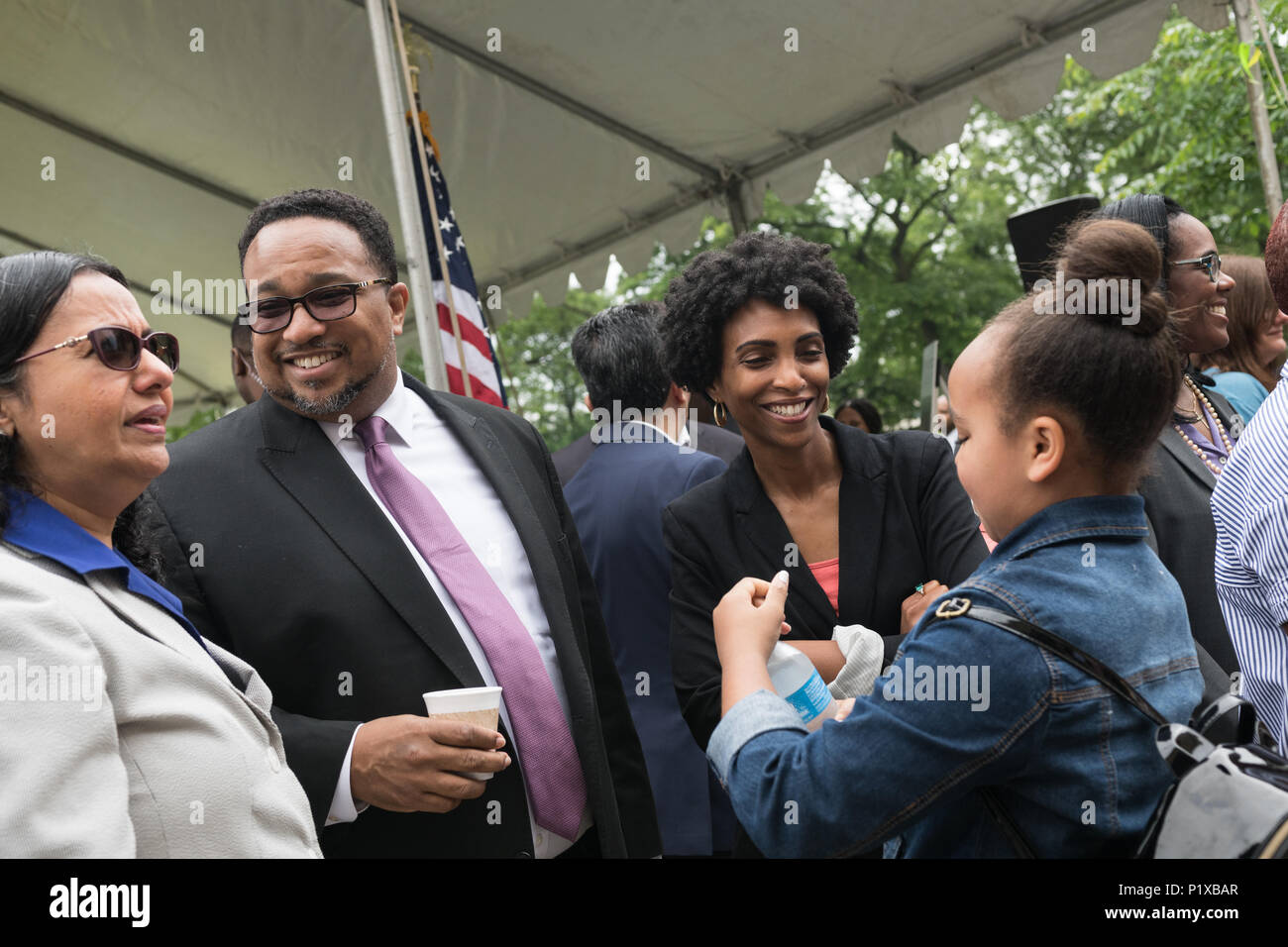 I partecipanti alla cerimonia rivoluzionaria per la riqualificazione di Cook County Hospital Foto Stock