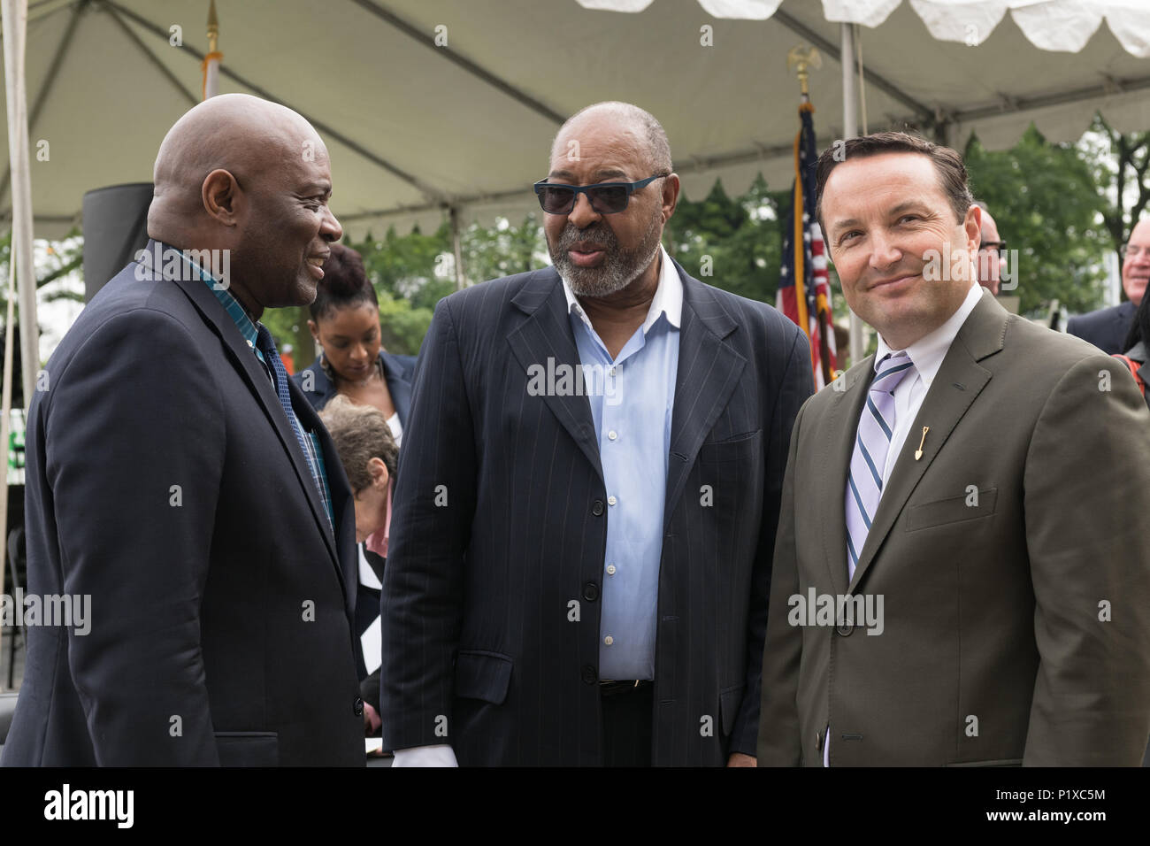 I partecipanti alla cerimonia rivoluzionaria per la riqualificazione di Cook County Hospital Foto Stock